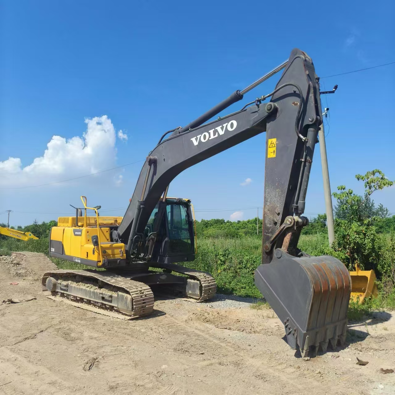 Crawler excavator VOLVO EC250: picture 10