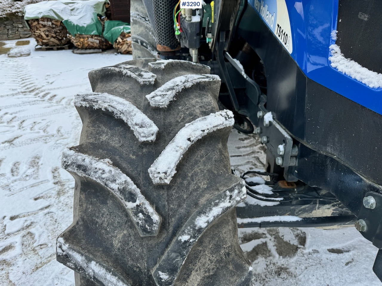 Farm tractor 2004 New Holland TS110A 4x4 with Trima Front Loader: picture 38