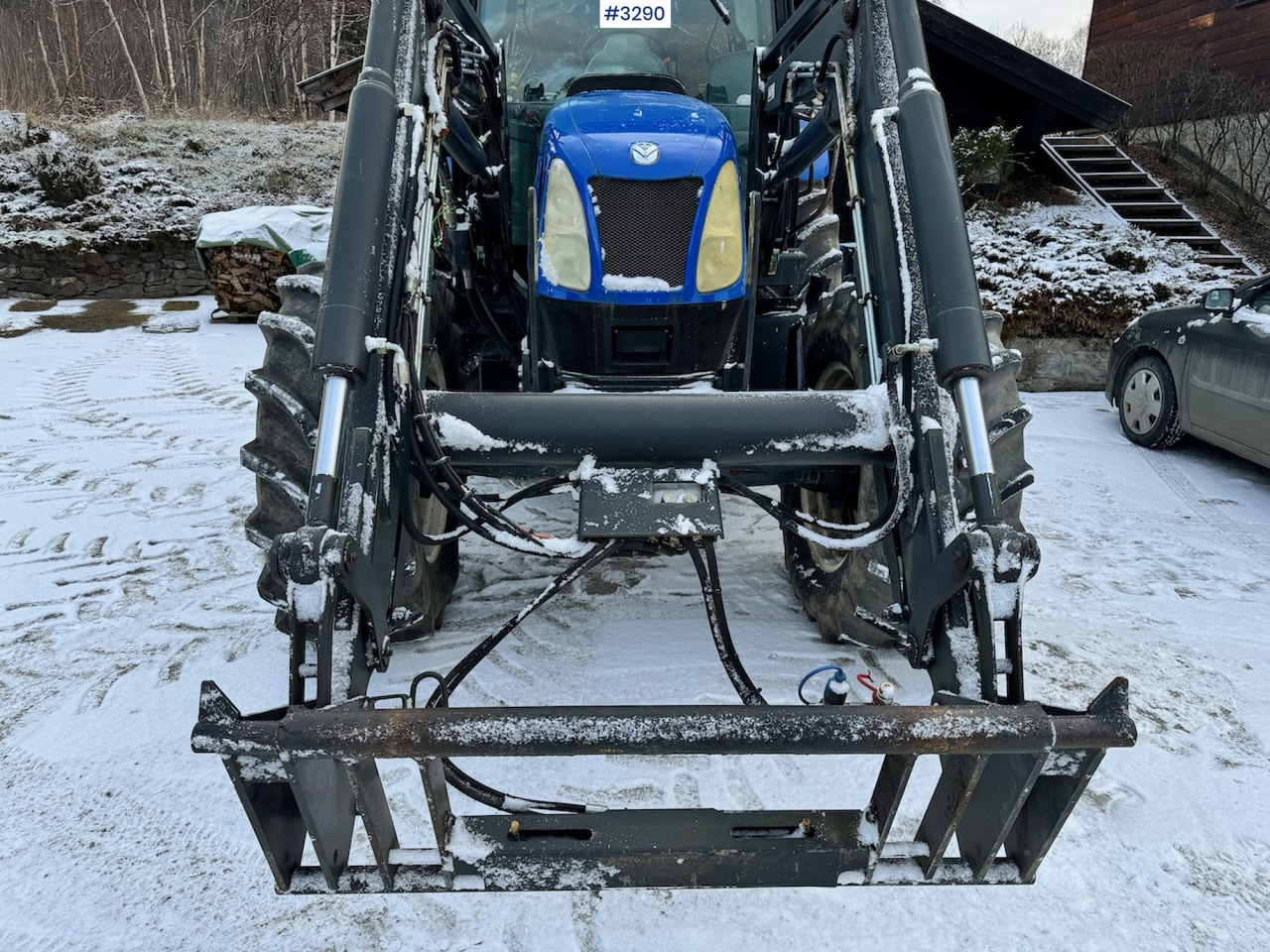 Farm tractor 2004 New Holland TS110A 4x4 with Trima Front Loader: picture 15