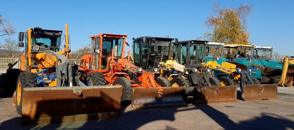 Grader Volvo G 720 B: picture 23