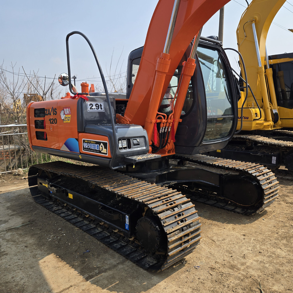 Crawler excavator HITACHI ZX120: picture 6