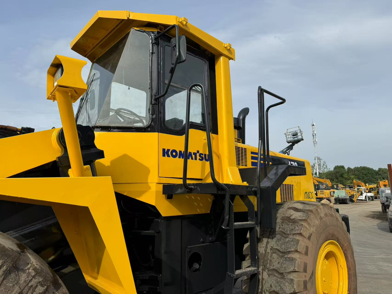 Wheel loader Komatsu WA470: picture 7