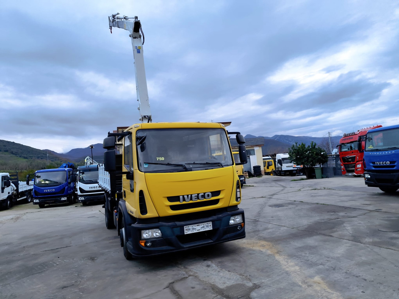 Crane truck IVECO EUROCARGO 120E28P: picture 29