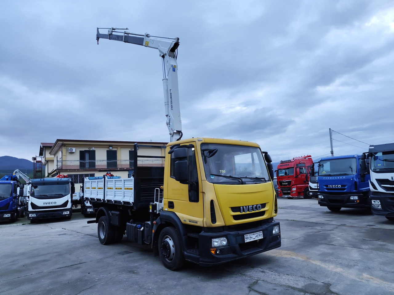 Crane truck IVECO EUROCARGO 120E28P: picture 30