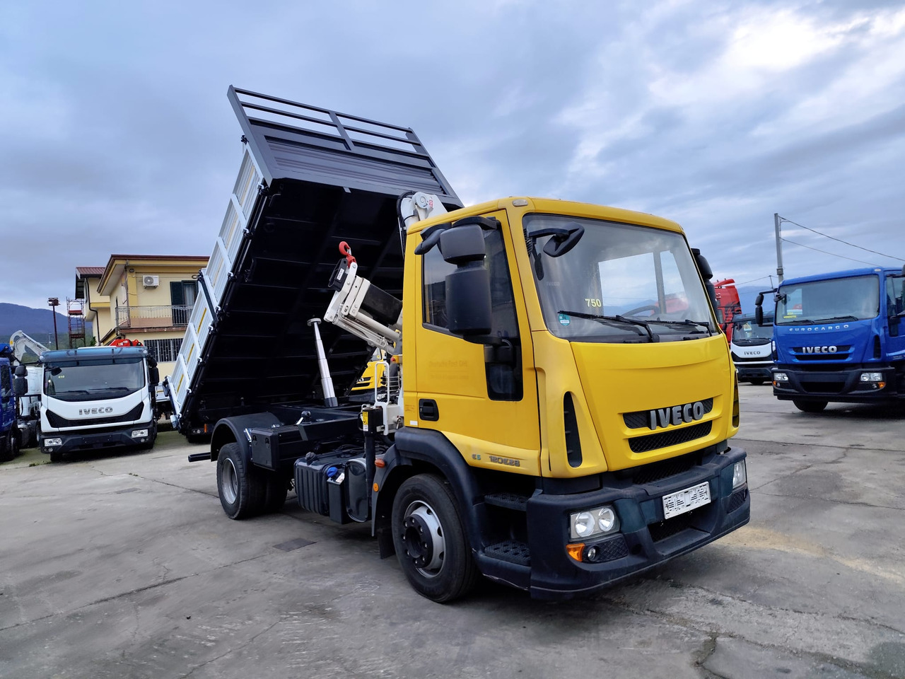 Crane truck IVECO EUROCARGO 120E28P: picture 10