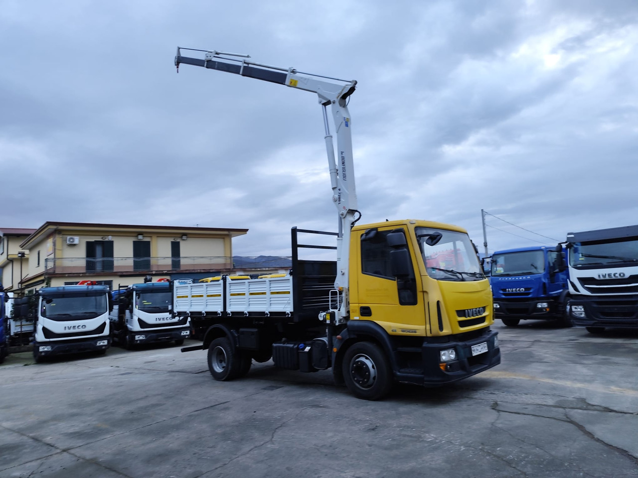 Crane truck IVECO EUROCARGO 120E28P: picture 32