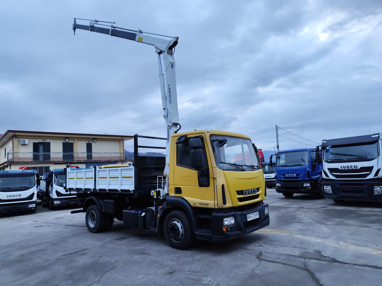 Crane truck IVECO EUROCARGO 120E28P: picture 31