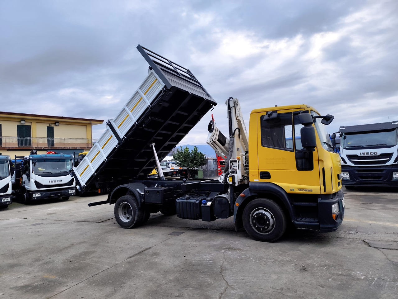 Crane truck IVECO EUROCARGO 120E28P: picture 12