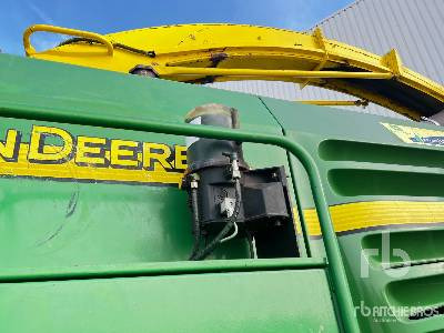 Forage harvester JOHN DEERE 7400 4WD: picture 40