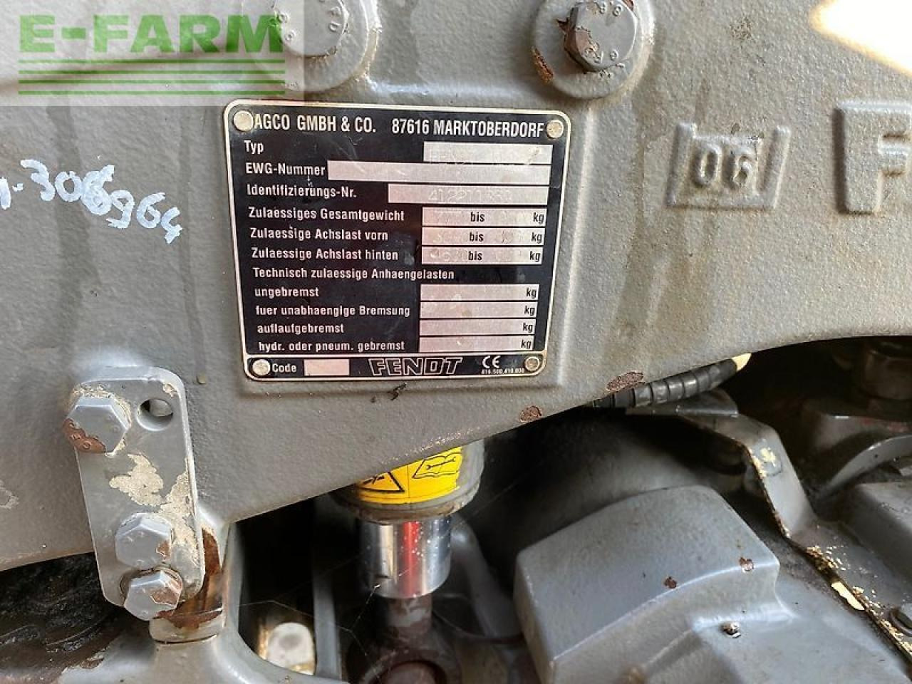 Farm tractor Fendt 412 vario farmer: picture 8