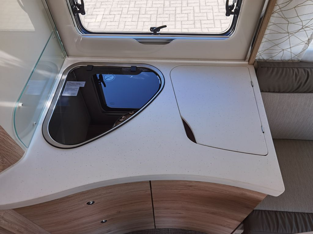 Integrated motorhome Eura Mobil INTEGRA LINE 720 EF/180PS/EINZELBETTEN & HUBBETT: picture 16