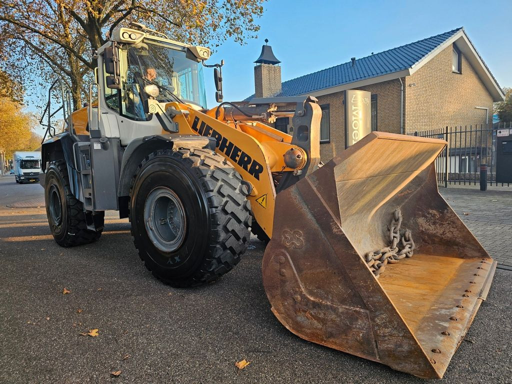 Wheel loader Liebherr L566 xPOWER: picture 12