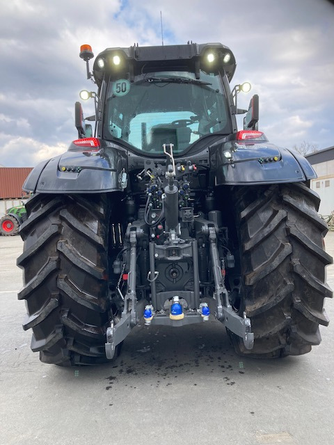 Farm tractor Valtra Q265: picture 12