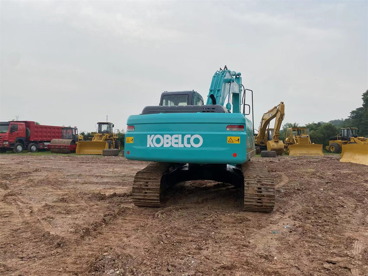 Crawler excavator KOBELCO SK210LC-8: picture 9