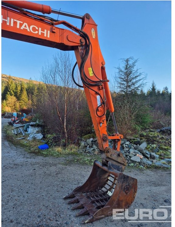 Mini excavator 2010 Hitachi ZX85USBLC-3: picture 6