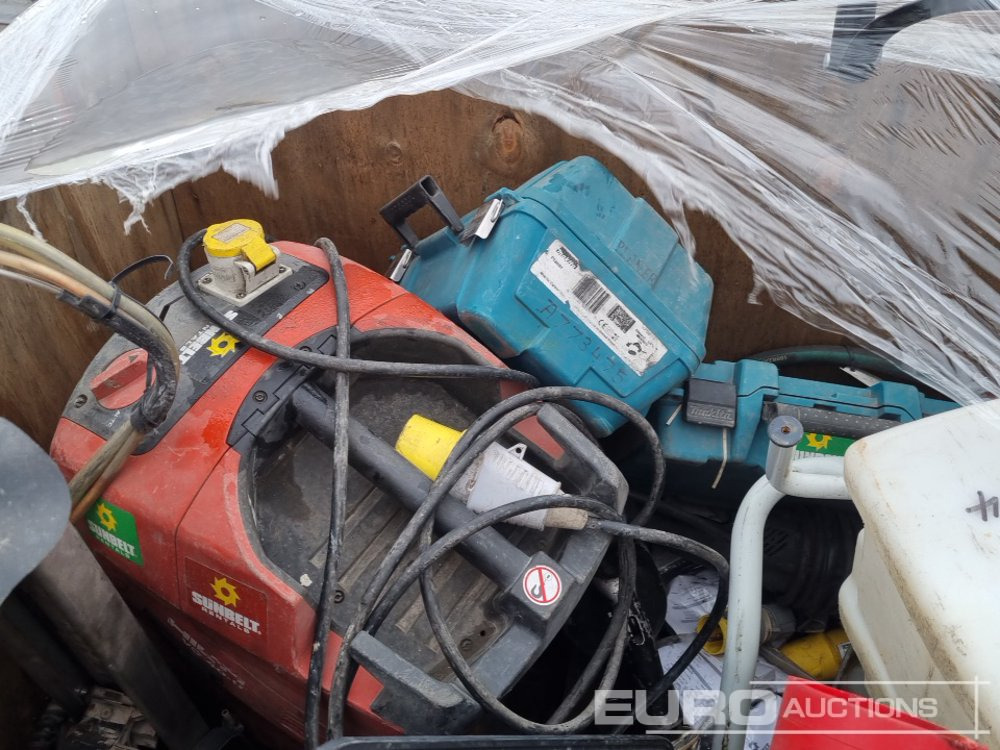 Construction equipment Makita 110 Volt Jigsaw, 110 Volt Planer, Hilti 110 Volt Vacuum , 240 Volt Distribution Box, 415 Volt Distribution Box, Quick Cut Saw Trolley, Metabo 110 Volt Grider (2 of), Hilti WSJ 850 110 Volt Jigs: picture 7