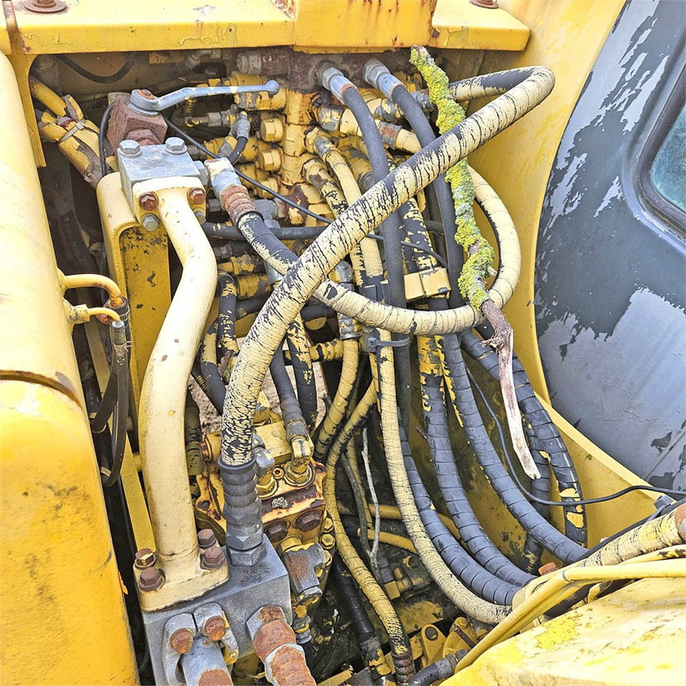 Crawler excavator Komatsu PC130-6K: picture 22