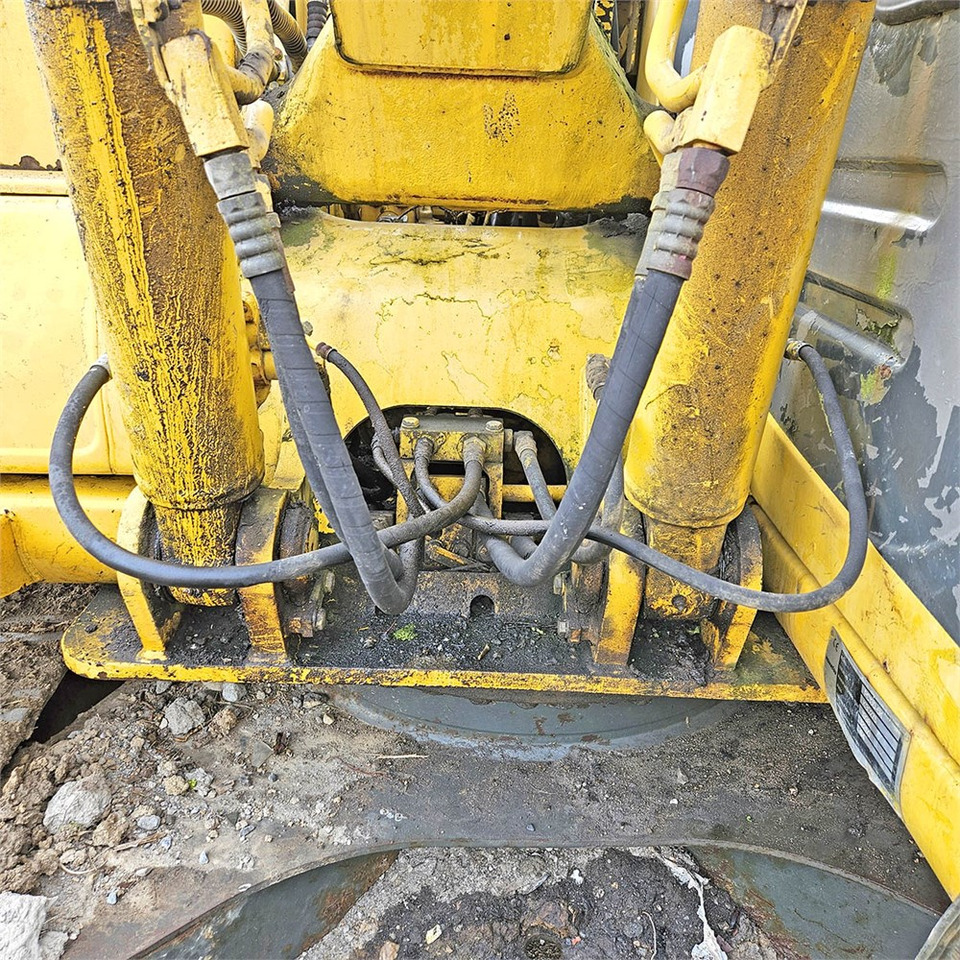 Crawler excavator Komatsu PC130-6K: picture 23