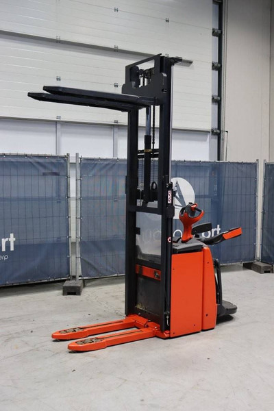 Stacker Fenwick-Linde L16 AP: picture 20